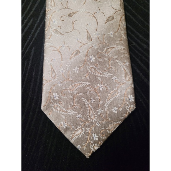 Geoffrey Beene Other - Geoffrey Beene Mens 100% Silk Paisley Chic Vintage Formal‎ Necktie Tan/Gold